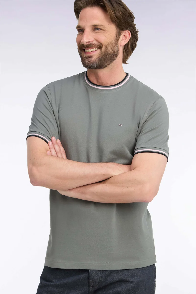 T-shirt manches courtes en coton vert olive à bords-côtes rayés coupe droite