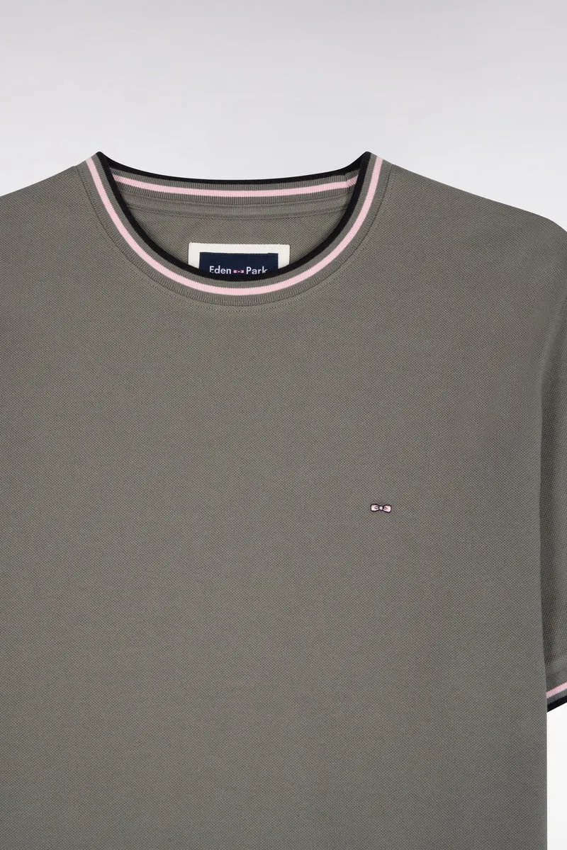T-shirt manches courtes en coton vert olive à bords-côtes rayés coupe droite
