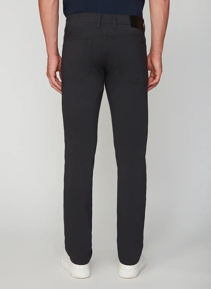 Le pantalon en Canvas | Modèle classique