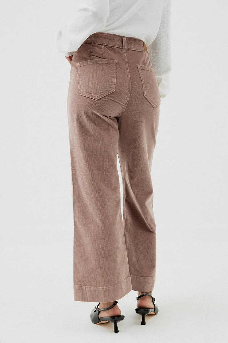Le pantalon en velours côtelé Lois | Modèle Robie