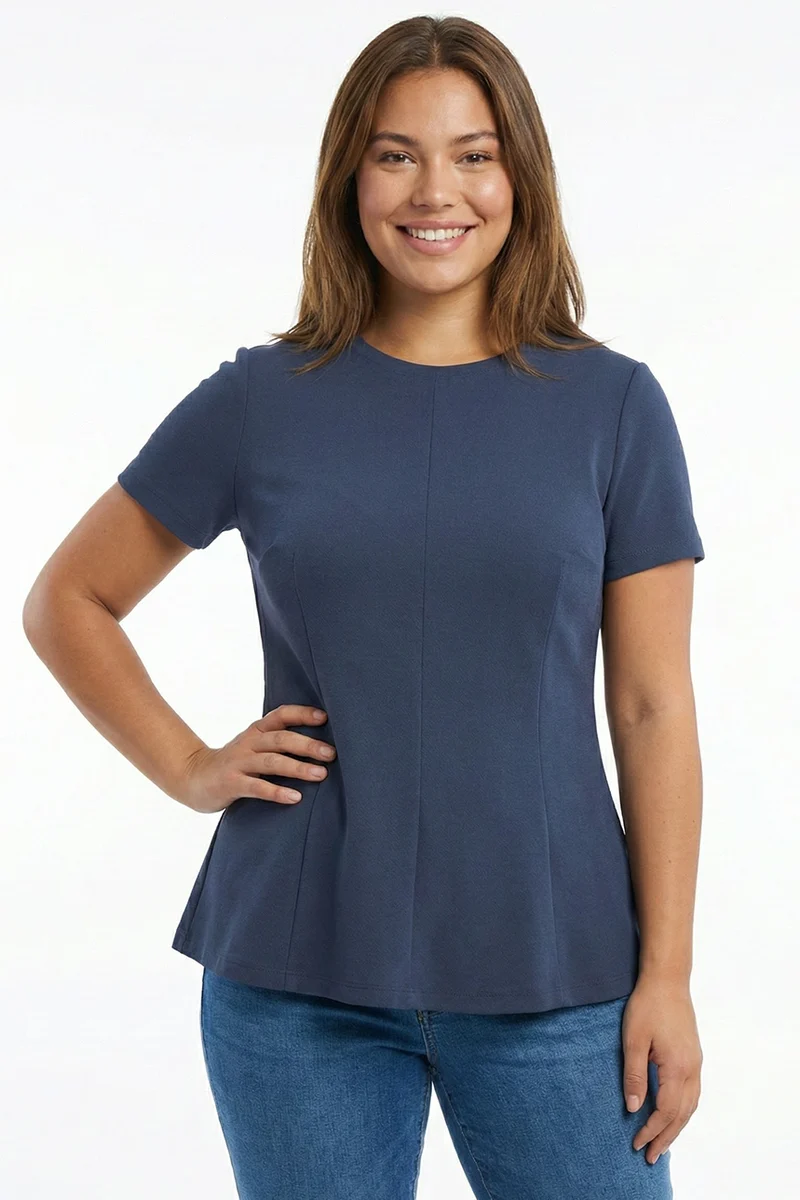 La blouse texturée silhouette peplum