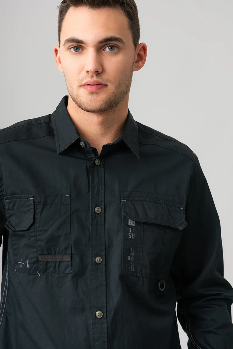 La chemise utilitaire unie | Modèle Roy