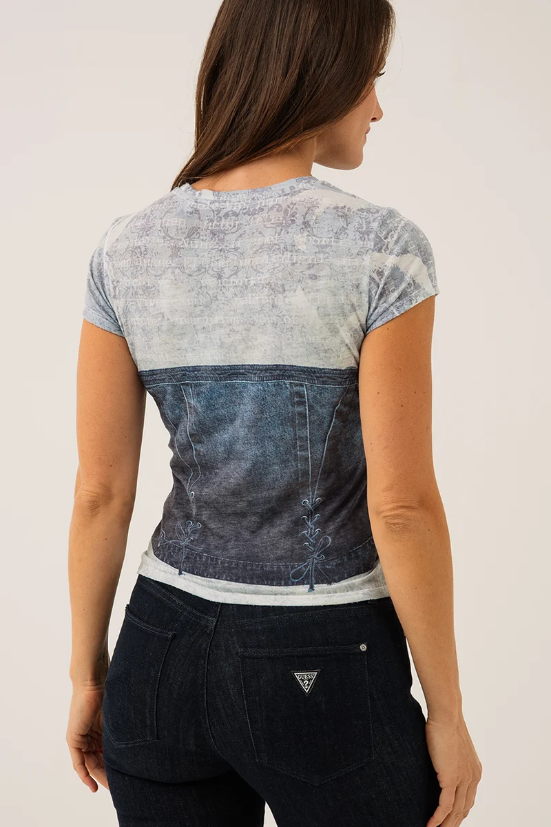 Le t-shirt imprimé denim