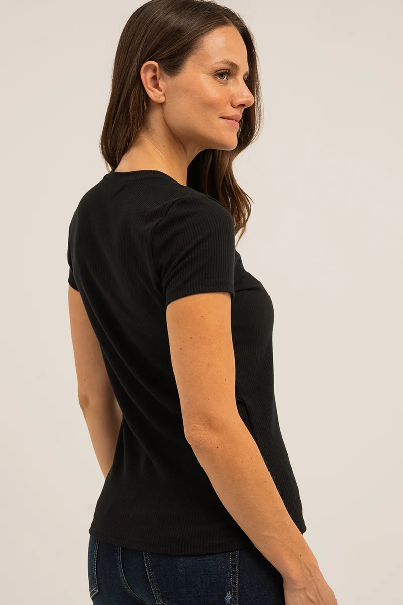 Le t-shirt côtelé à manches courtes