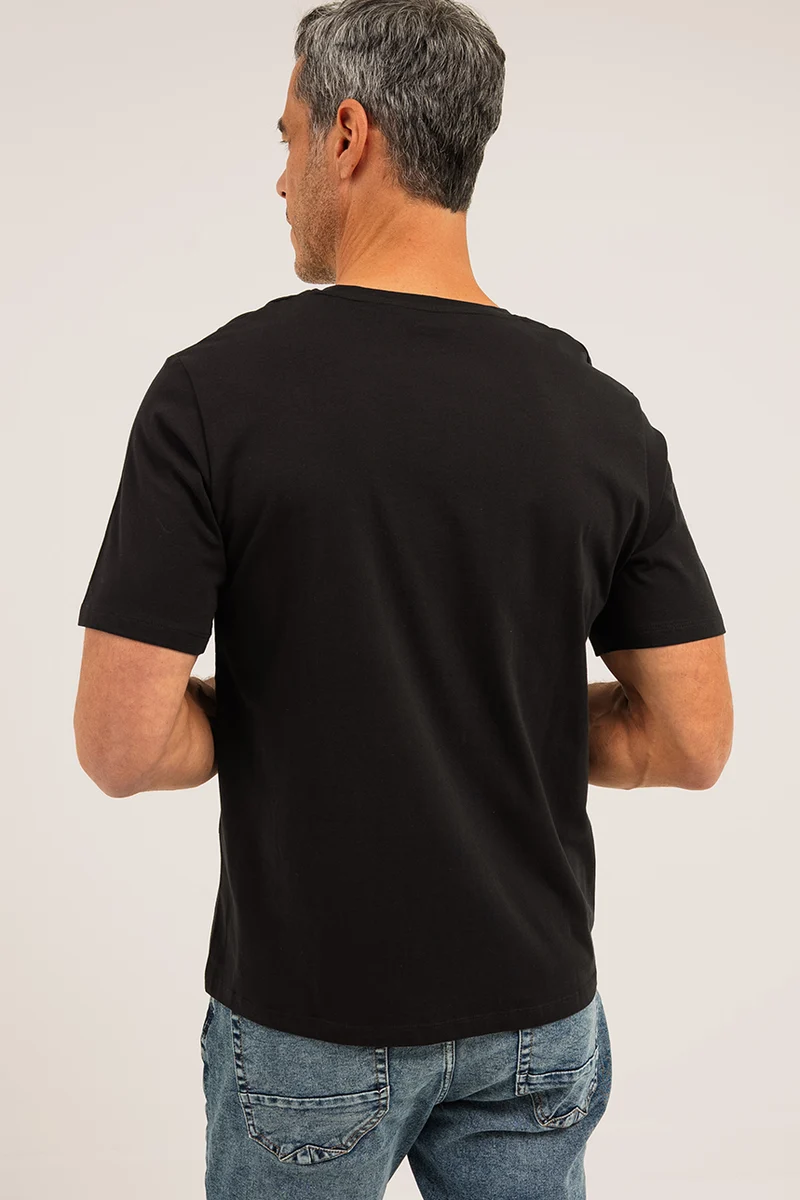 Le t-shirt logo imprimé