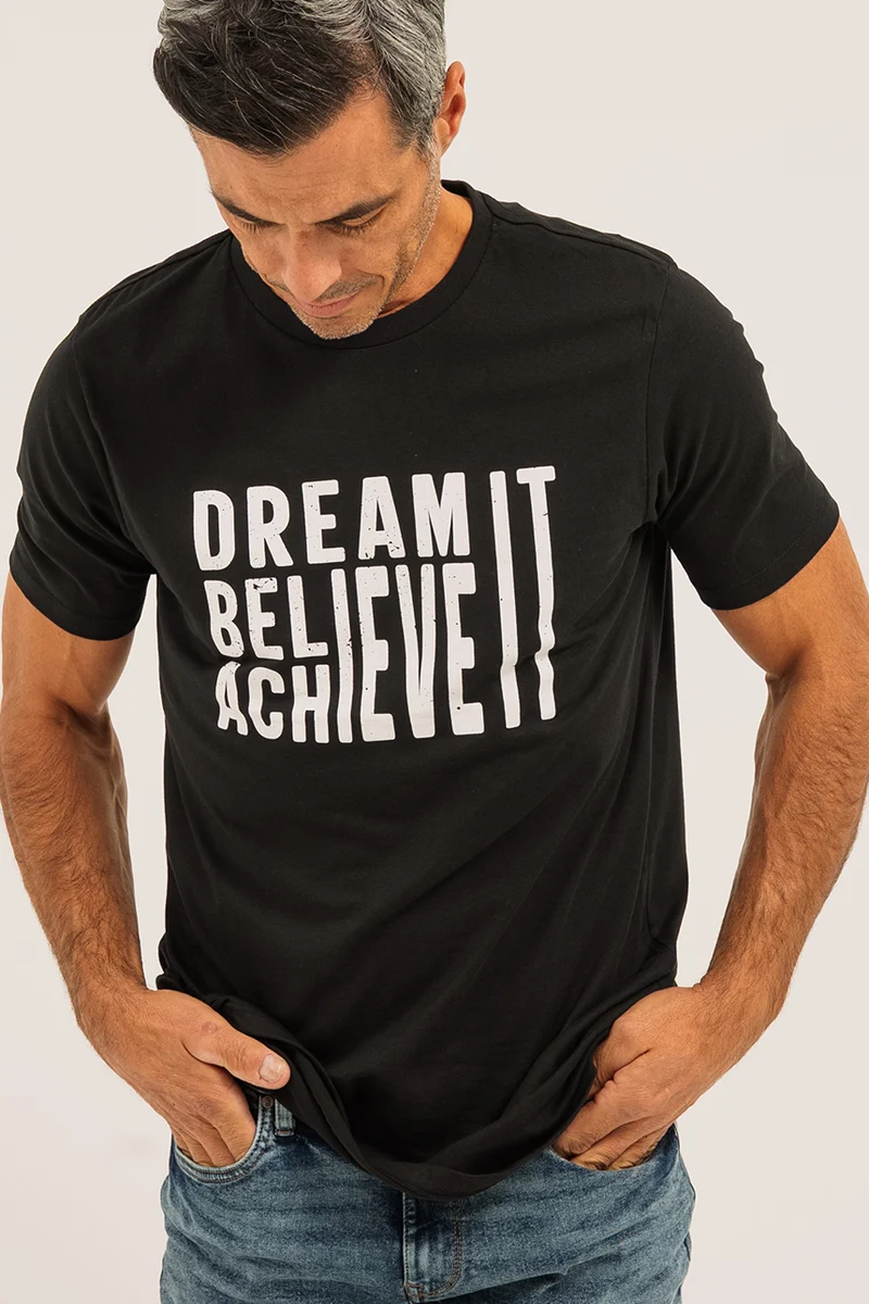 Le t-shirt imprimé