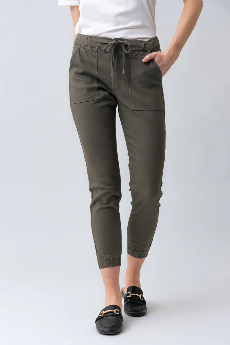 Le jeans jogger de couleur
