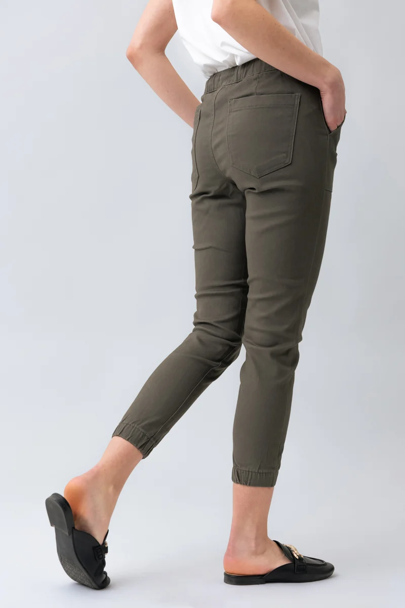 Le jeans jogger de couleur