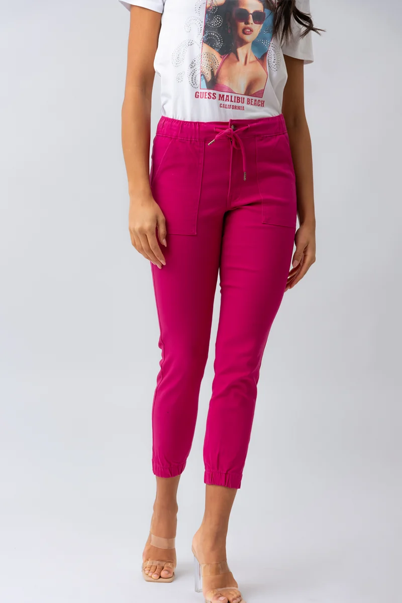 Le jeans jogger de couleur