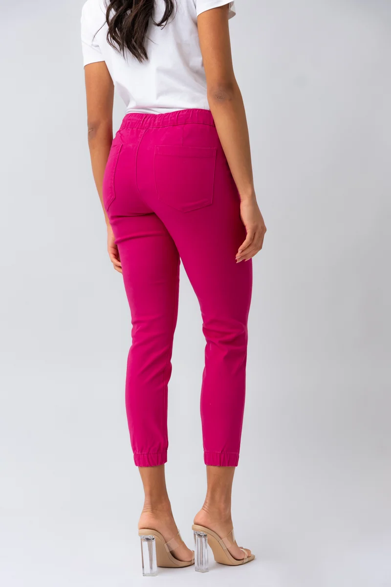 Le jeans jogger de couleur