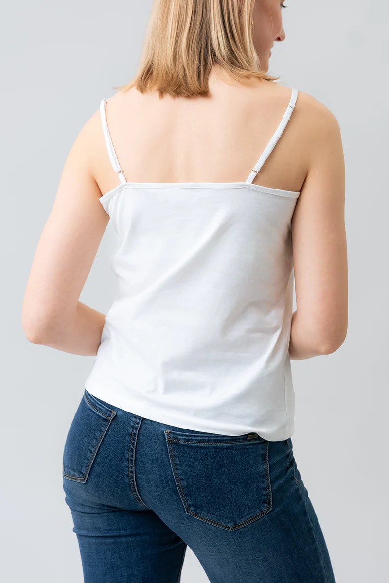 La camisole basique bretelles ajustables
