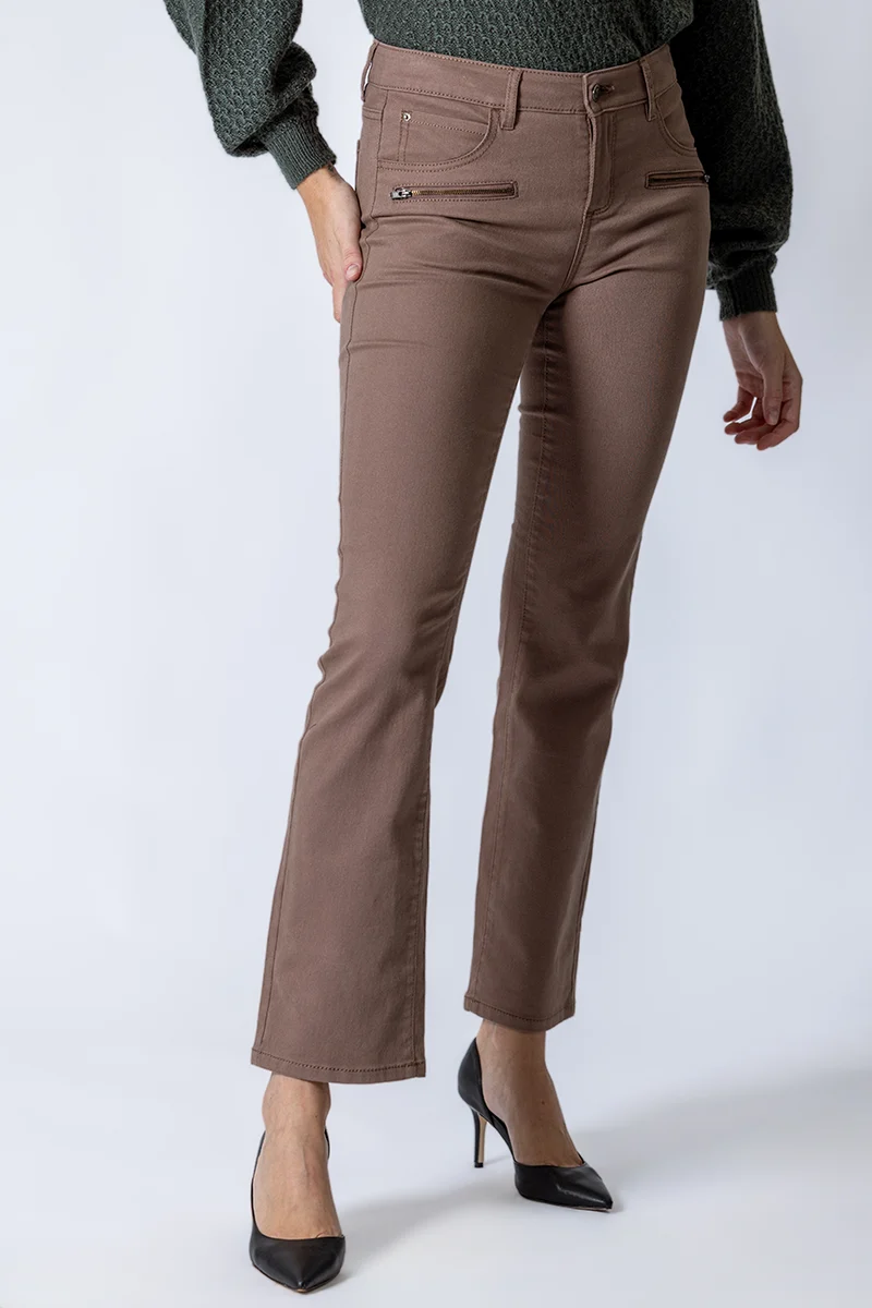Le jeans droit de couleurs