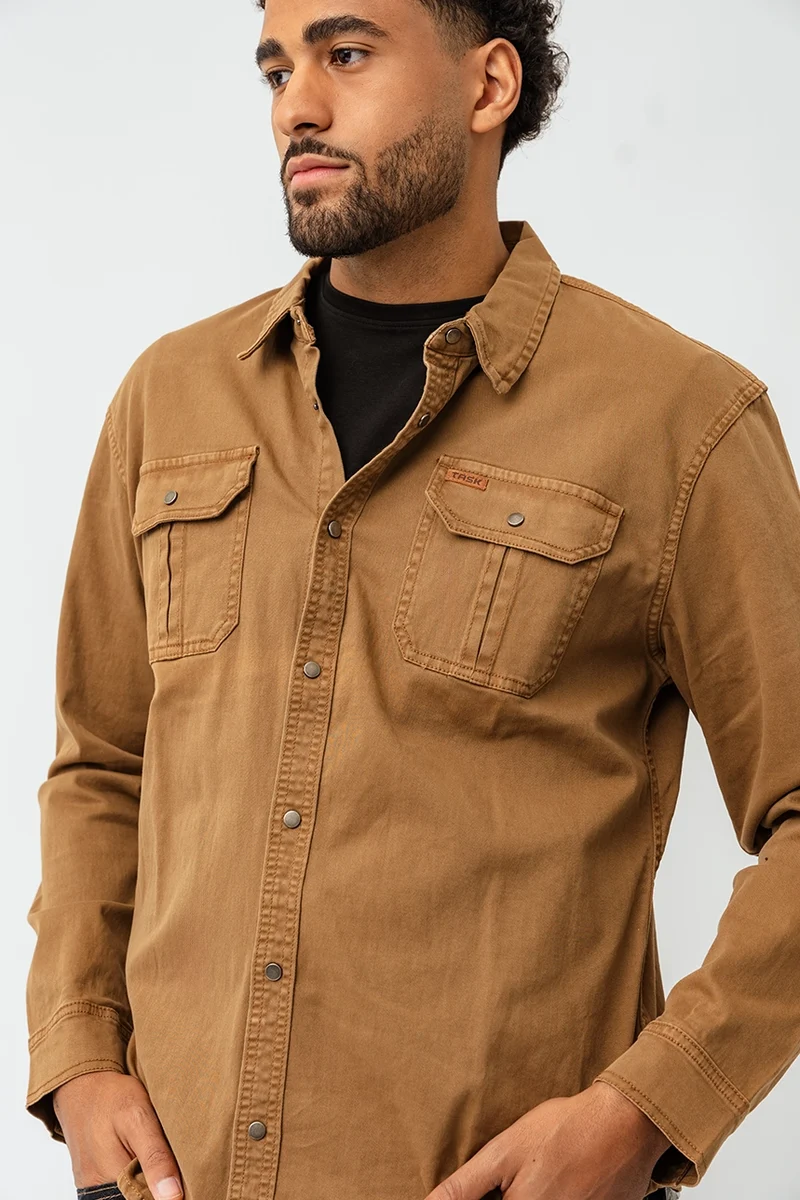 La chemise de travail unie