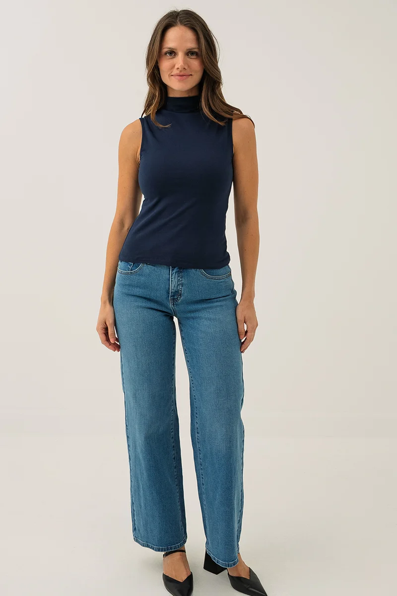 La camisole près du corps avec col montant