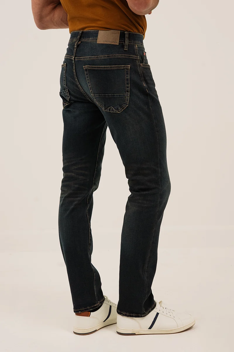 Le jeans très foncé droit Baru