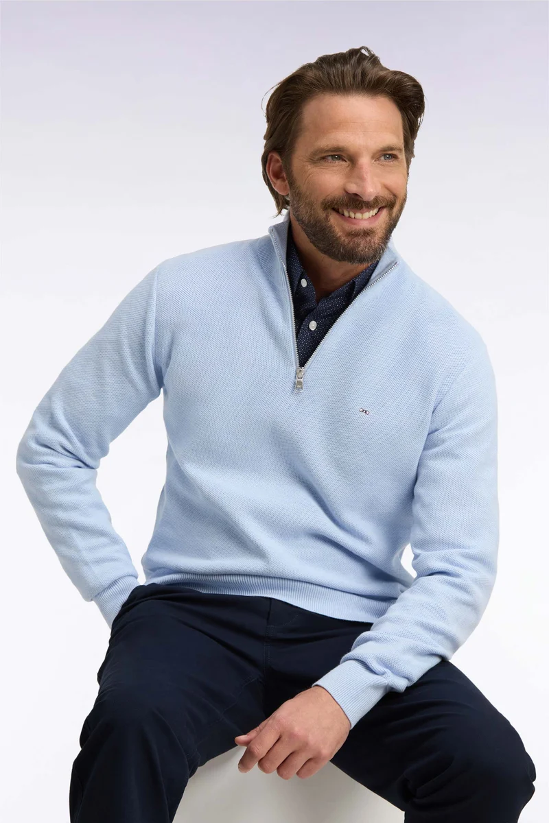 Pull col camionneur en coton bleu ciel coupe droite