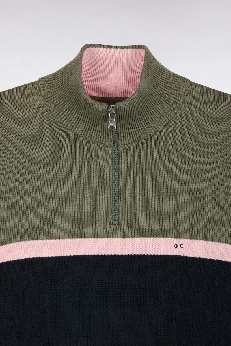 Pull à col camionneur en coton vert olive à découpes contrastées coupe droite