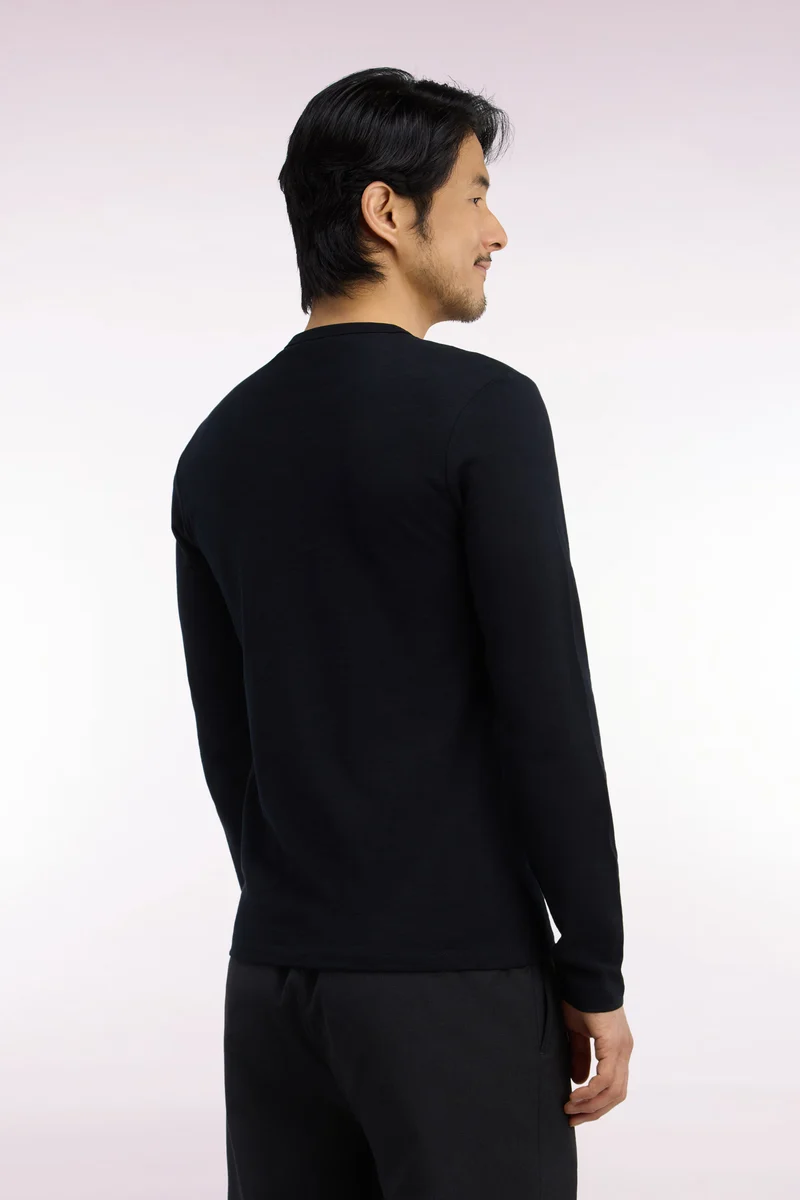 T-shirt manches longues en coton noir coupe ajustée