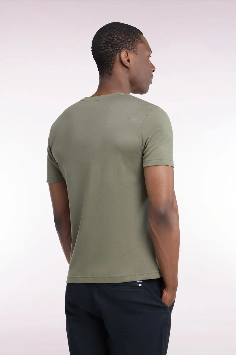 T-shirt manches courtes en coton vert olive coupe droite