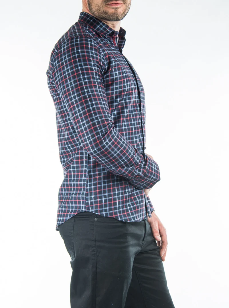 Chemise à carreaux à coupe ajustée