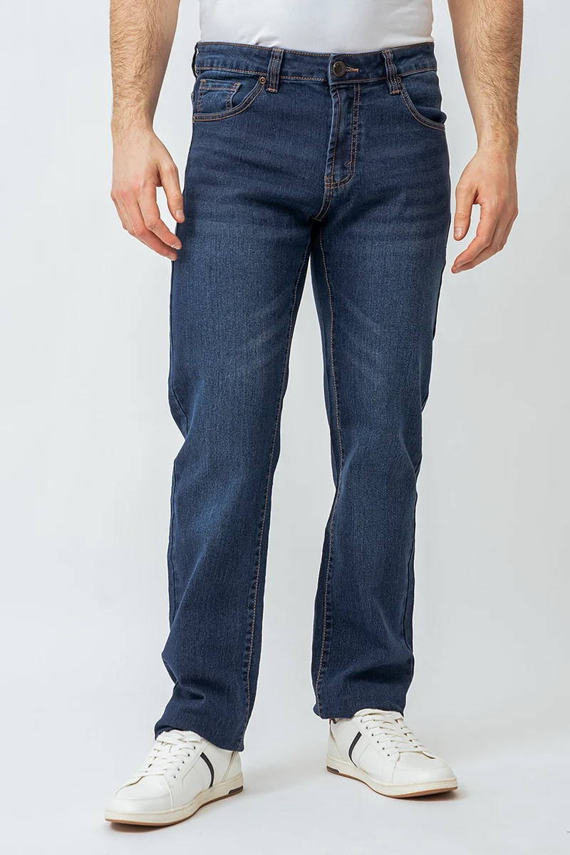 Le jeans classique jambe droite