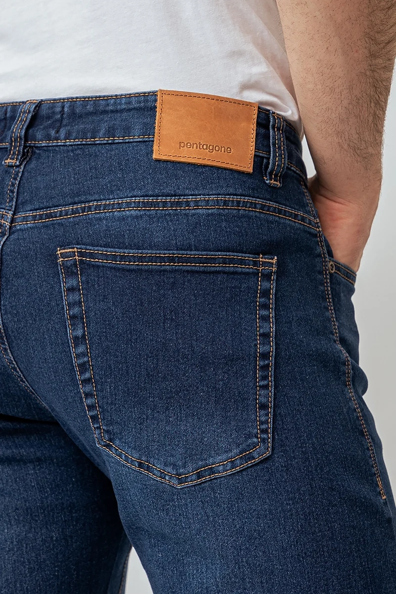 Le jeans classique jambe droite