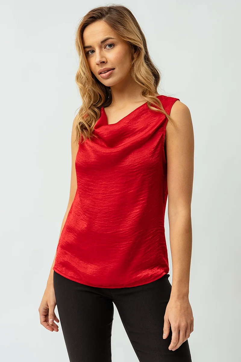 La camisole satinée col bénitier