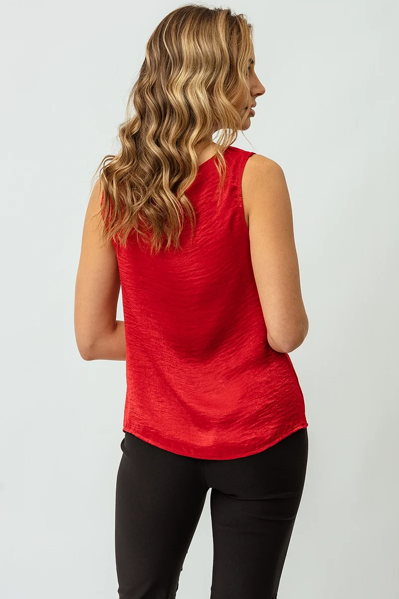 La camisole satinée col bénitier