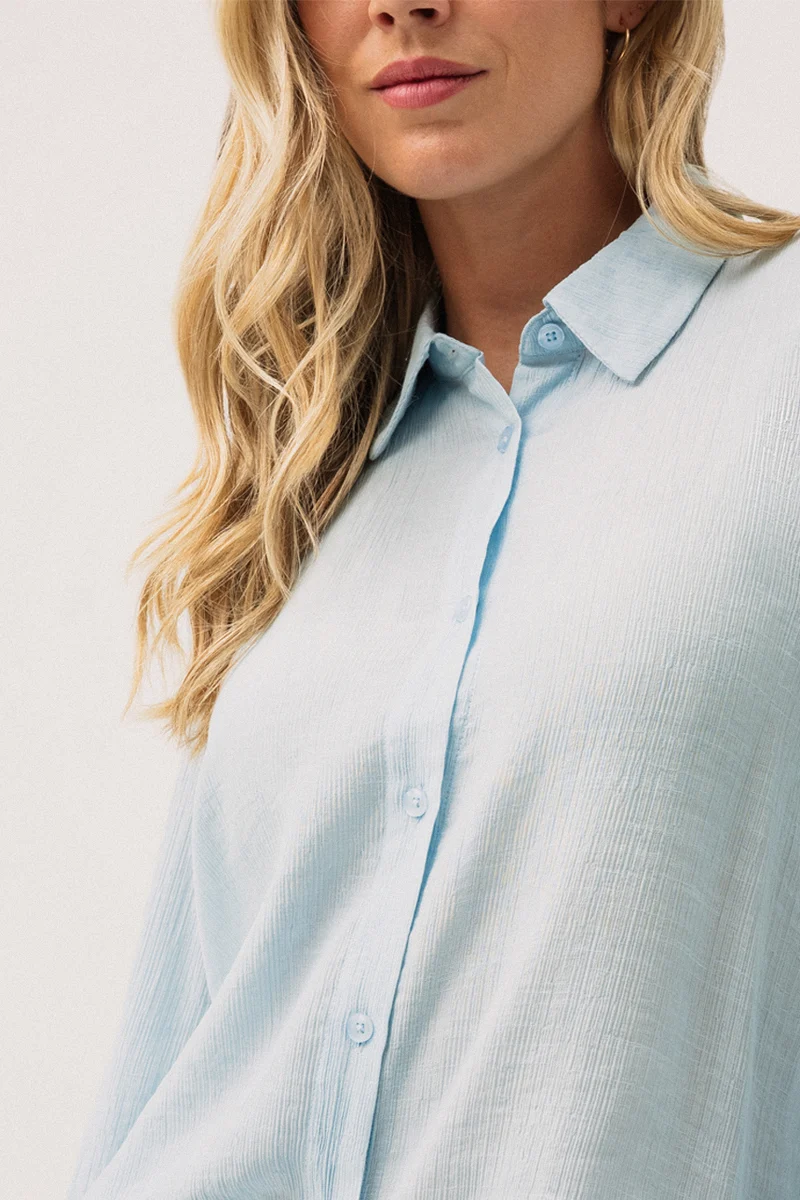 La chemise effet plissée bleu