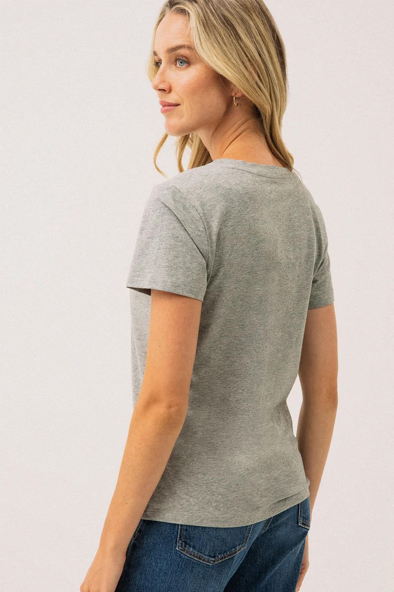 Le t-shirt basique à manches courtes