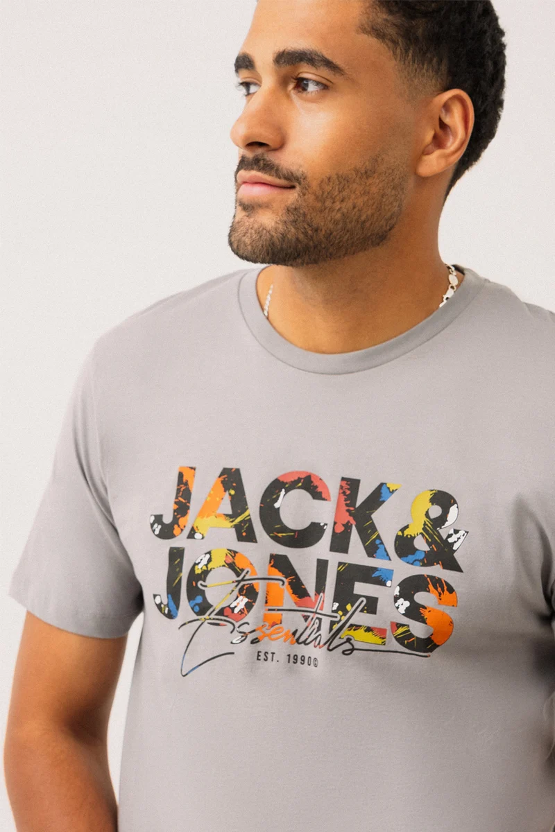 Le t-shirt imprimé logo taches de peinture par Jack & Jones