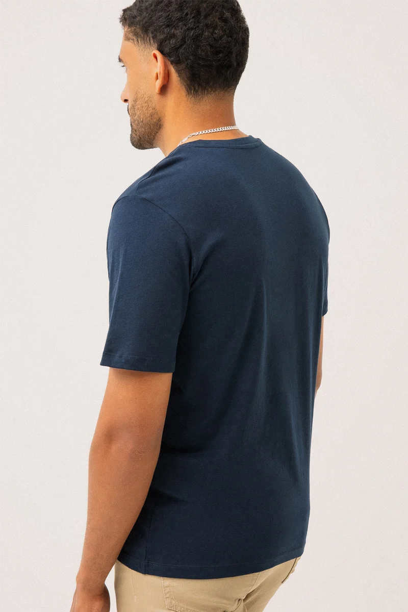 Le t-shirt imprimé logo taches de peinture par Jack & Jones