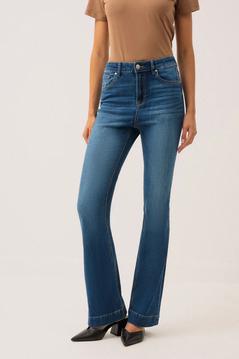 Le jeans évasé large revers d'ourlet | Modèle Estelle