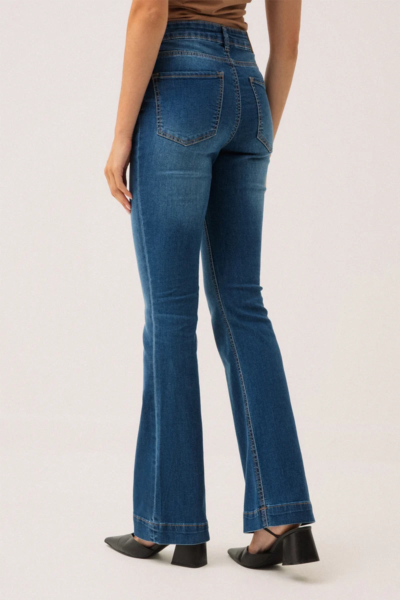 Le jeans évasé large revers d'ourlet | Modèle Estelle
