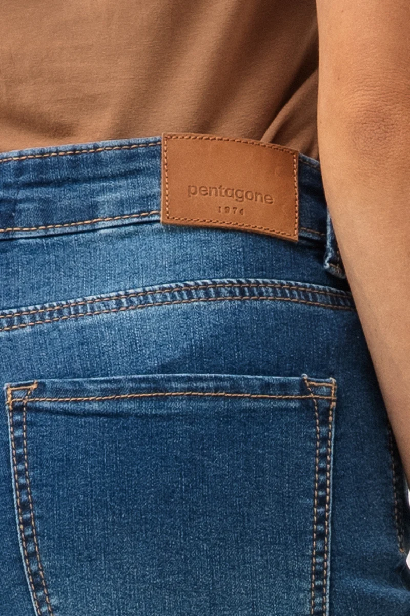 Le jeans évasé large revers d'ourlet | Modèle Estelle