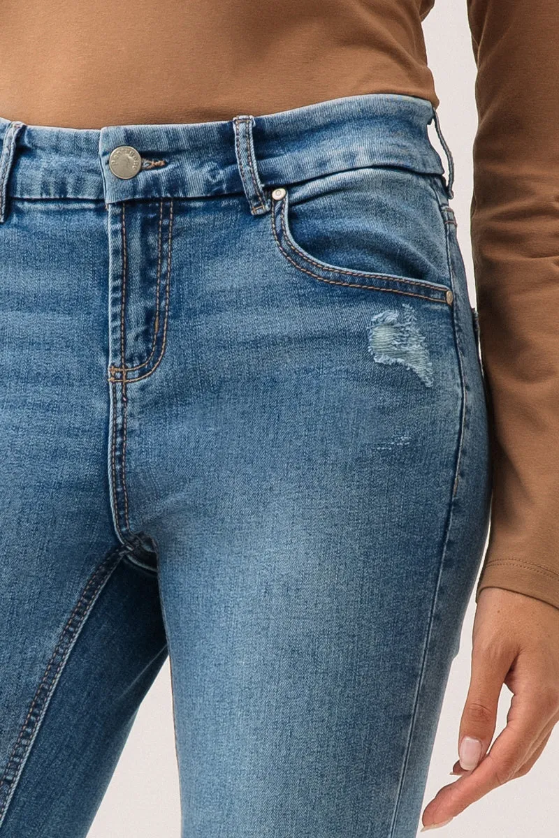 Le jeans étroit avec usure aux poches | Modèle Sophia