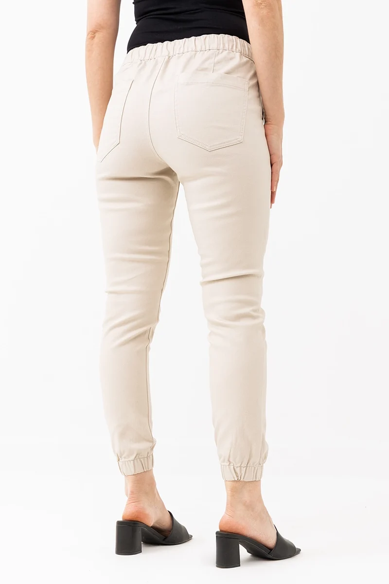 Le jeans jogger de couleur