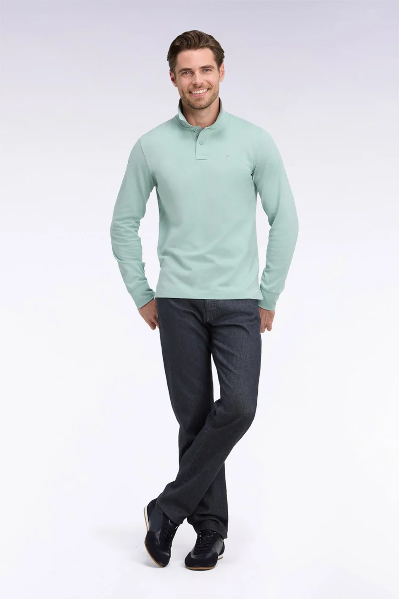 Jean en denim stretch gris foncé coupe regular