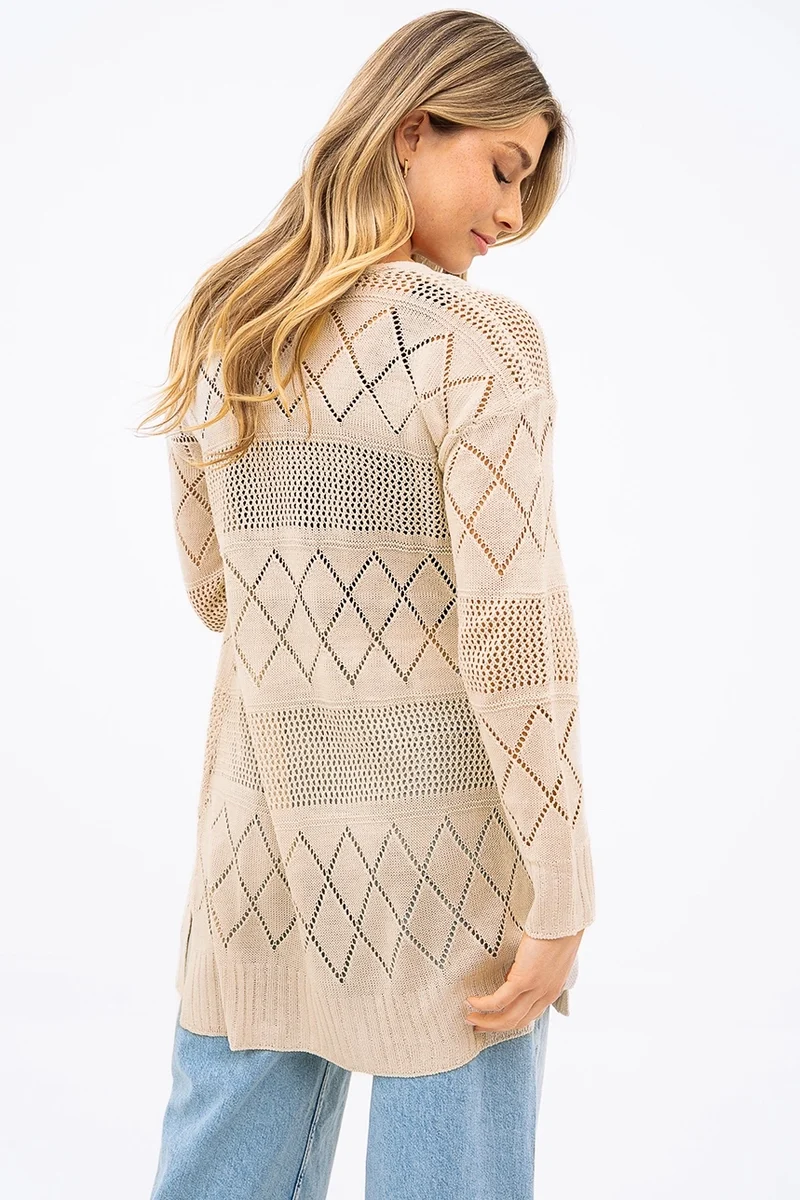 Le cardigan uni en crochet