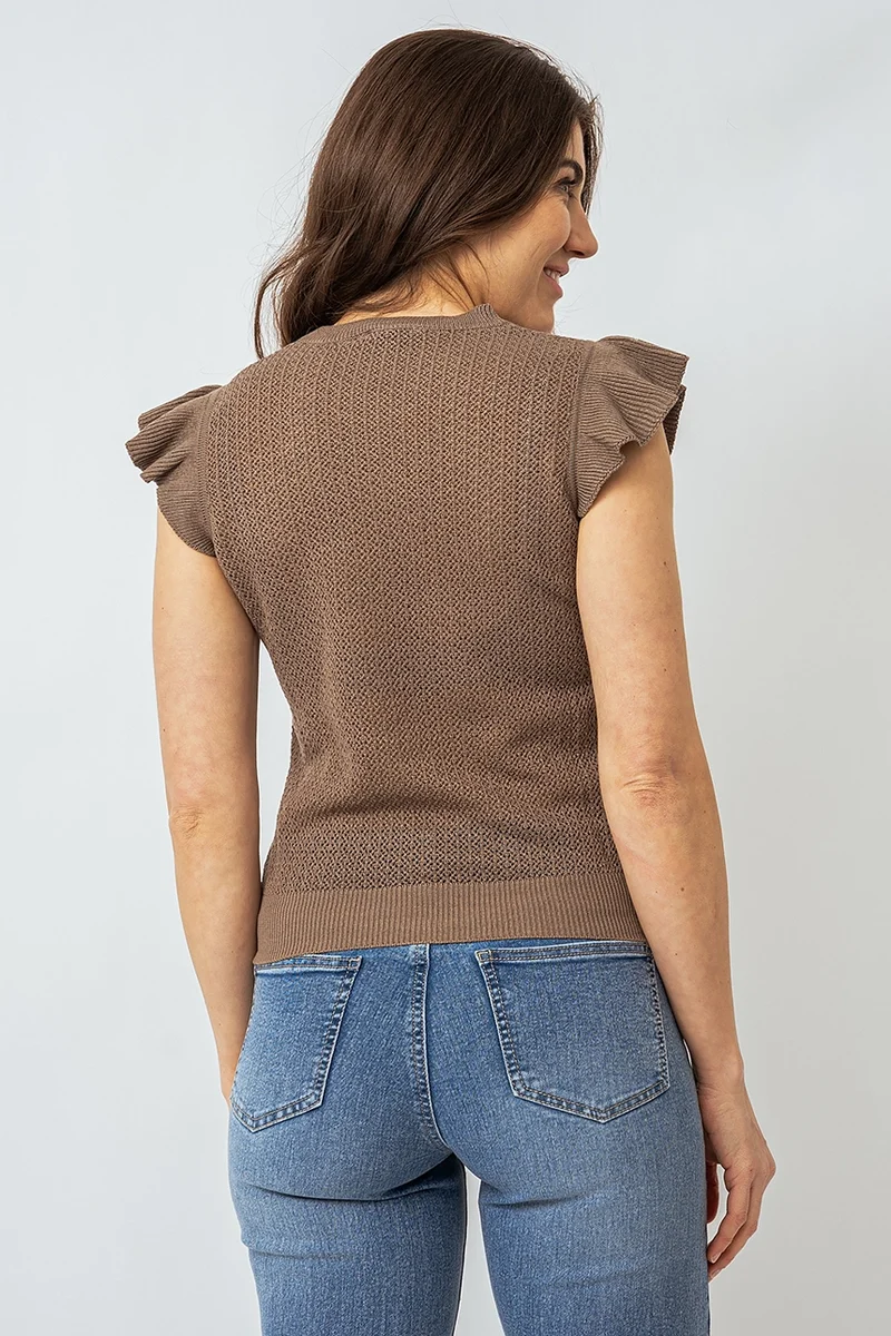 La camisole en crochet manches à volants