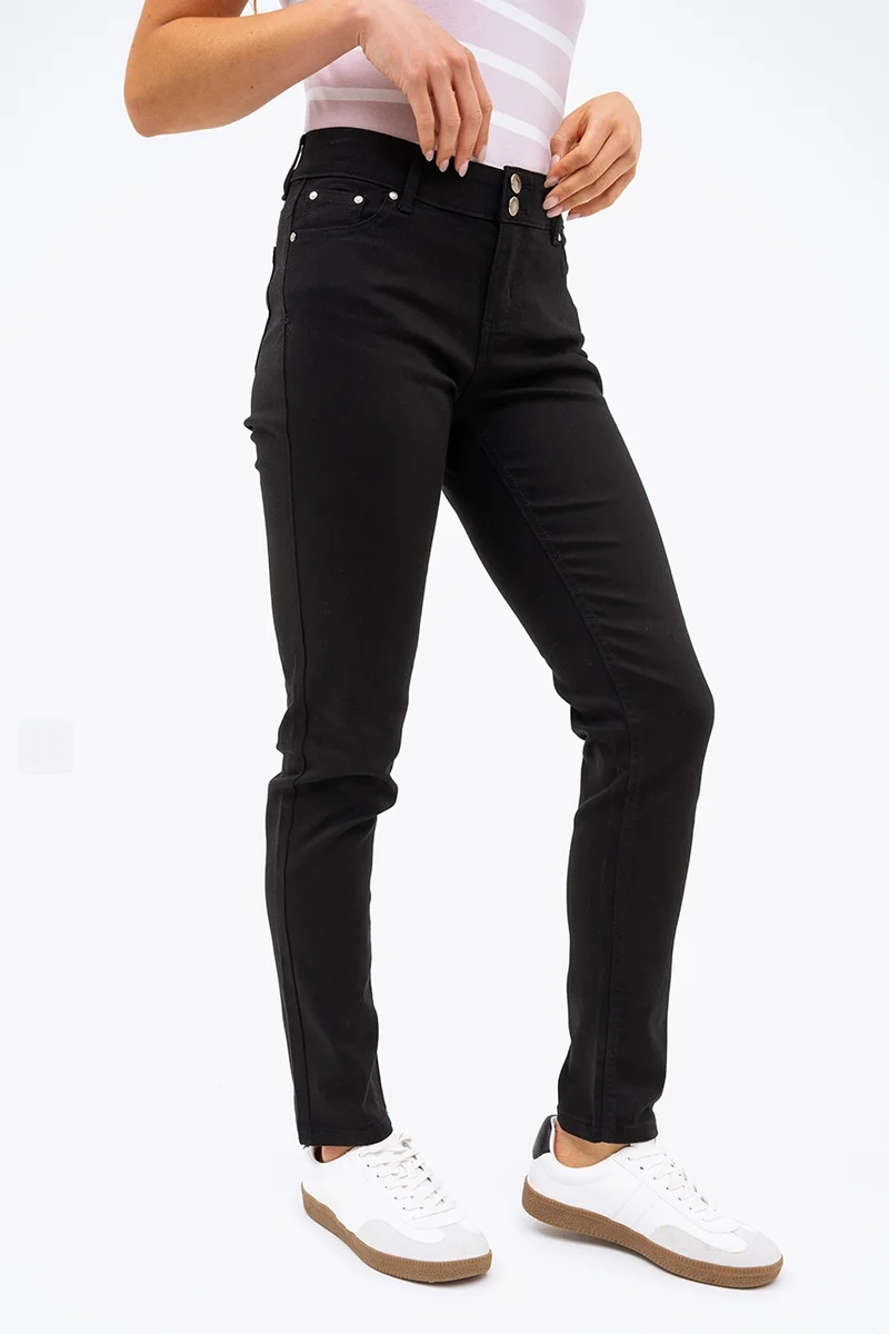 Le pantalon extensible deux boutons