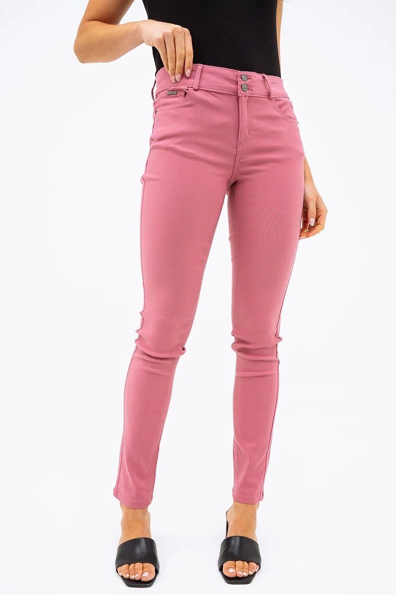 Le pantalon extensible deux boutons