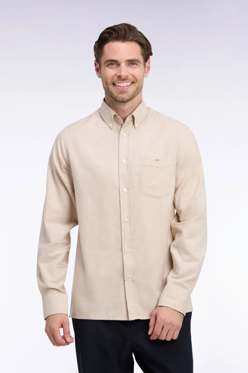Chemise unie en coton camel coupe droite
