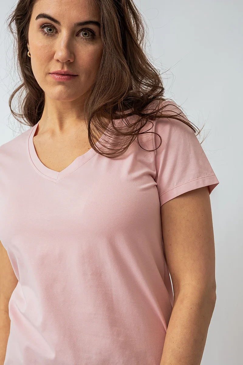 Le t-shirt basique col V