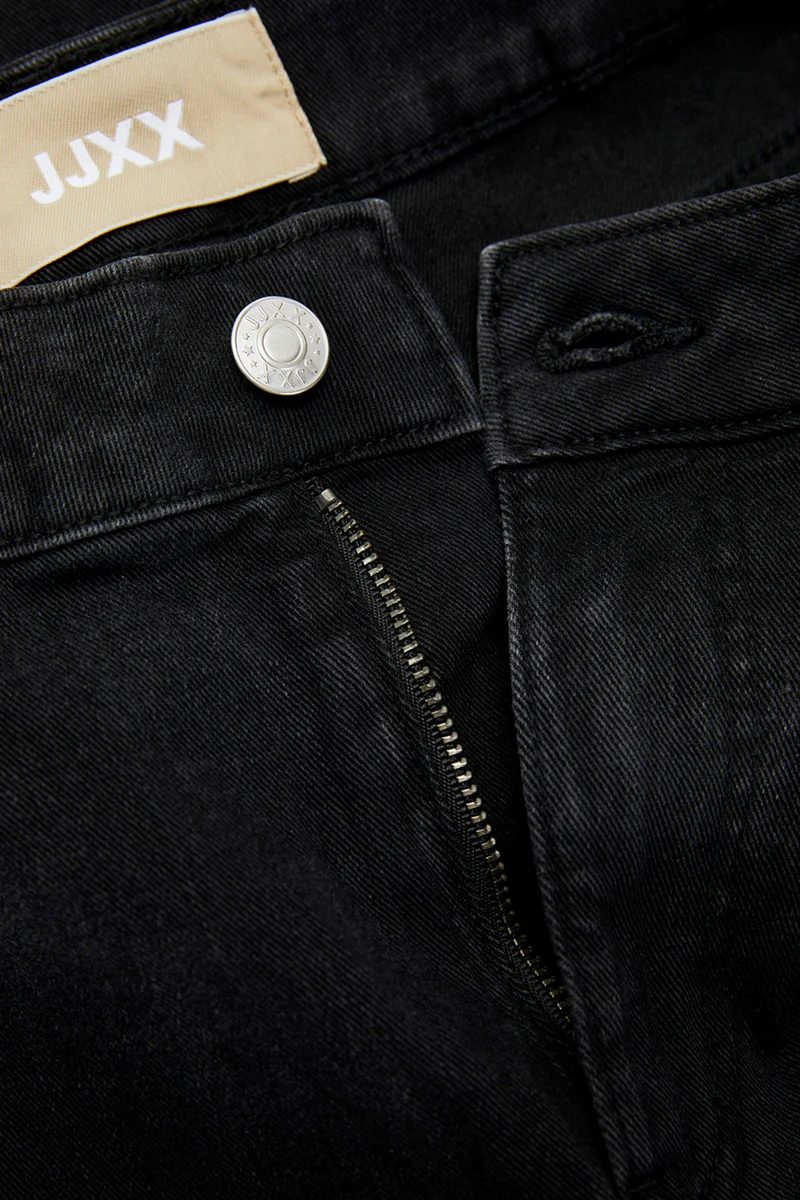Le jean noir modèle Tokyo Wide