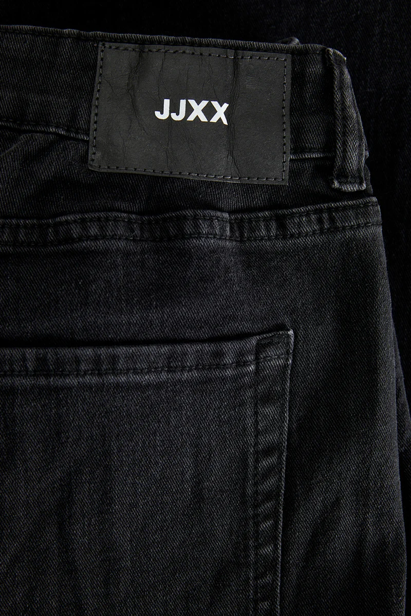 Le jean noir modèle Tokyo Wide