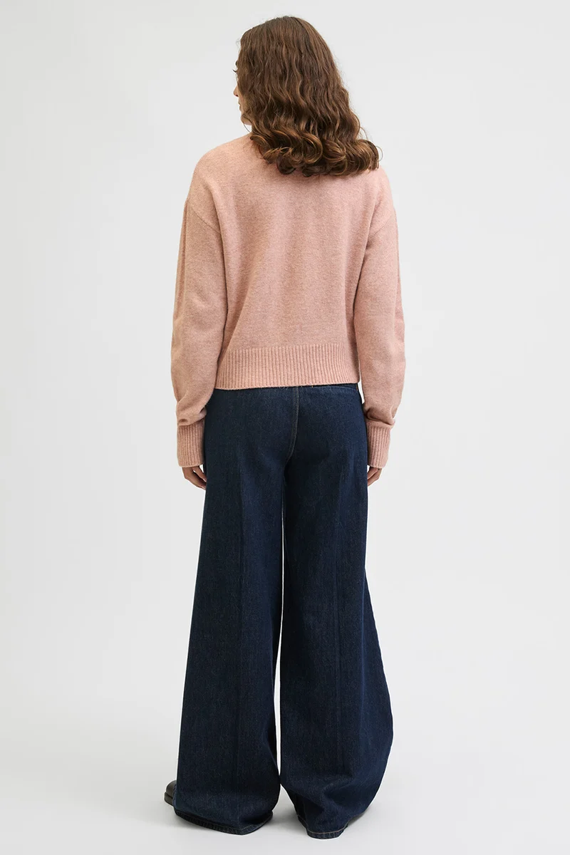 Le cardigan court en tricot