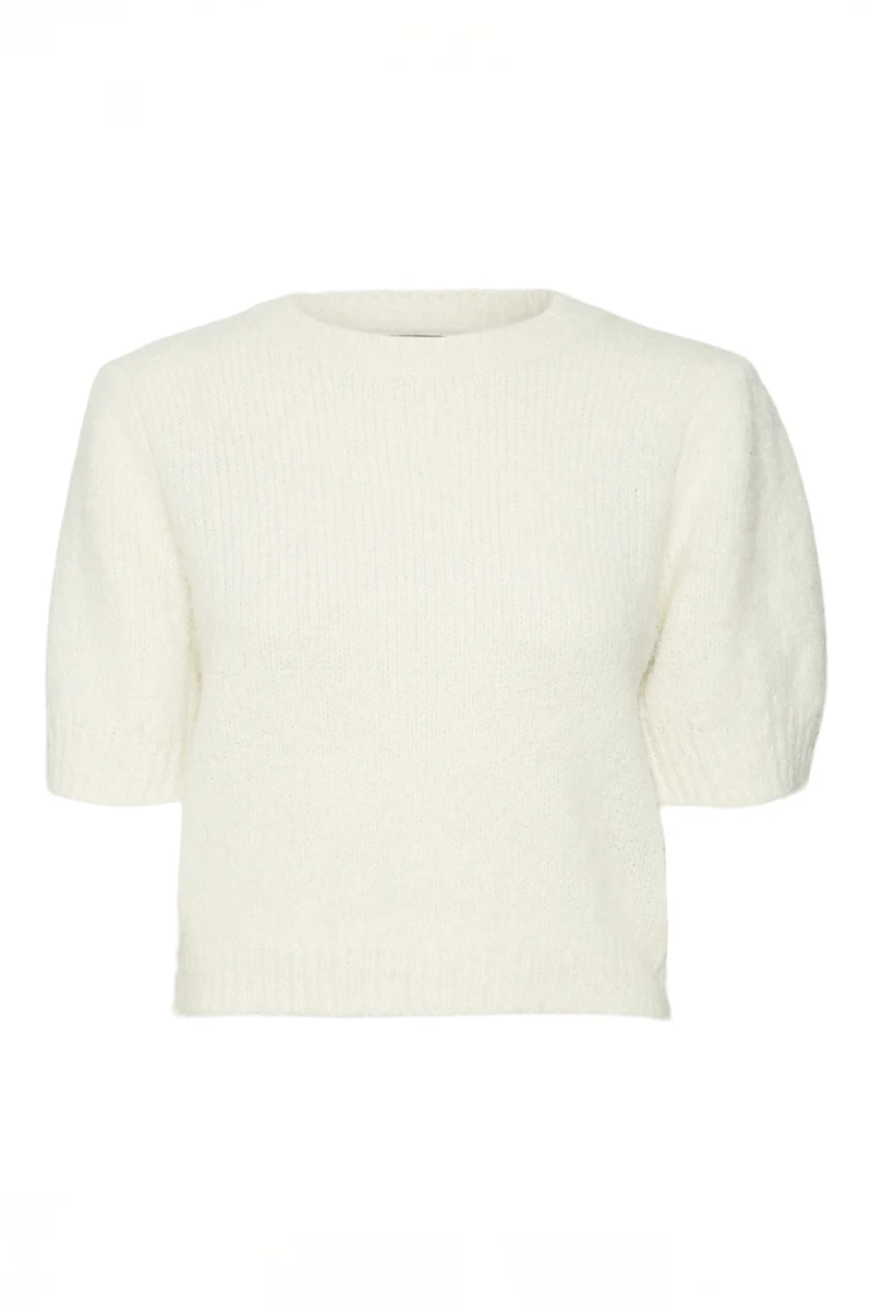 Le chandail en tricot à manches courtes