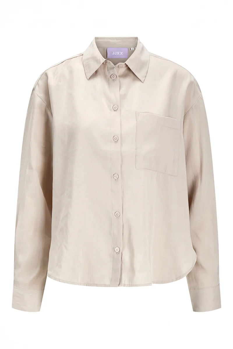 La chemise douce à manches longues