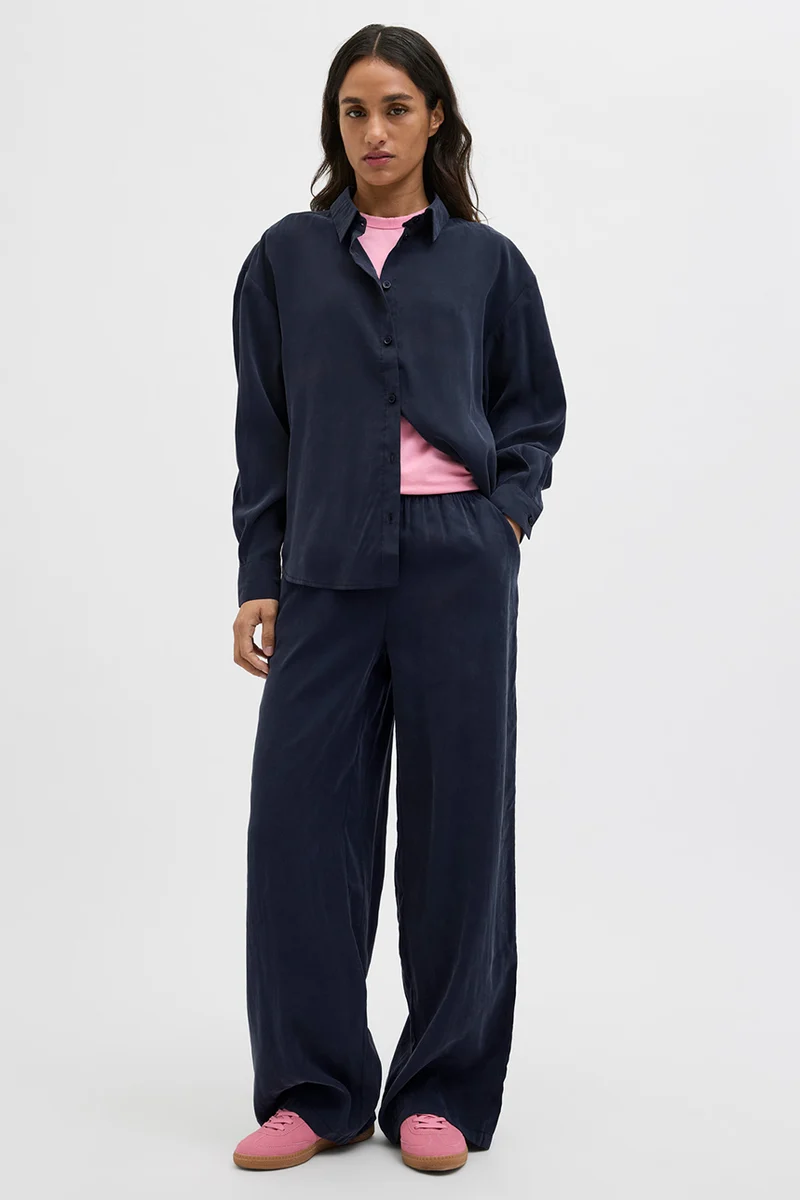 La chemise douce à manches longues